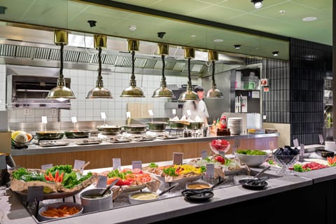 Free daily full breakfast