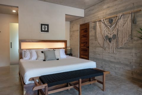 In-room safe, blackout drapes, free WiFi