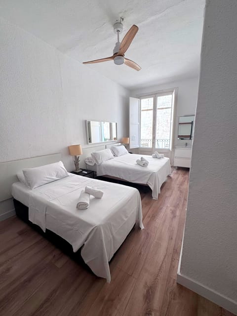 Basic Triple Room, Balcony, City View | Free WiFi