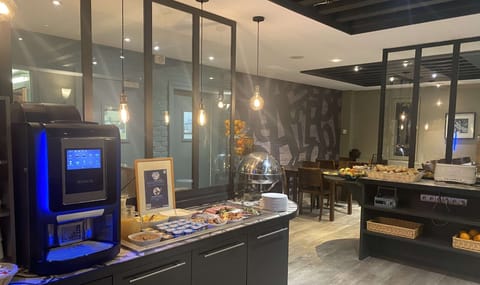 Daily buffet breakfast (EUR 13.90 per person)