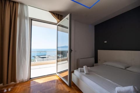 Deluxe Double Room, Sea View | Free WiFi