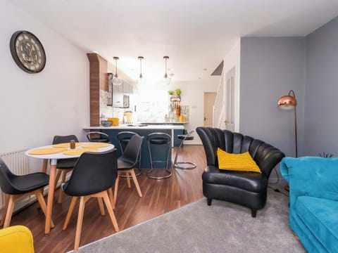 Cottage | Living area