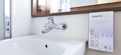 Standard Room, 1 Double Bed | Bathroom | Eco-friendly toiletries, hair dryer, towels