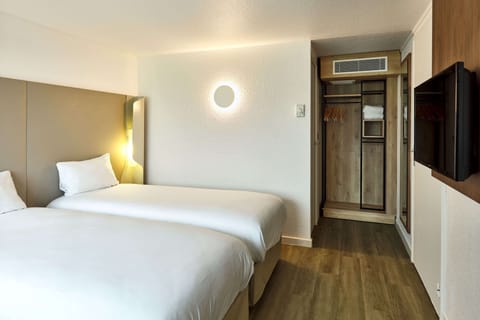 Premium bedding, desk, blackout drapes, iron/ironing board