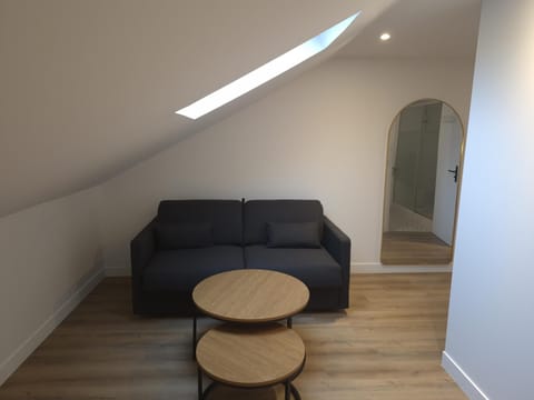 Signature Suite, 1 King Bed with Sofa bed | Room amenity