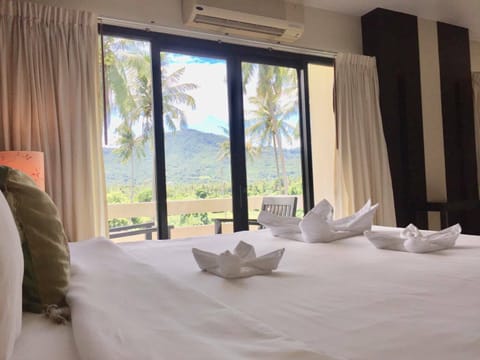 Junior Suite, 1 King Bed | Premium bedding, Select Comfort beds, in-room safe, desk