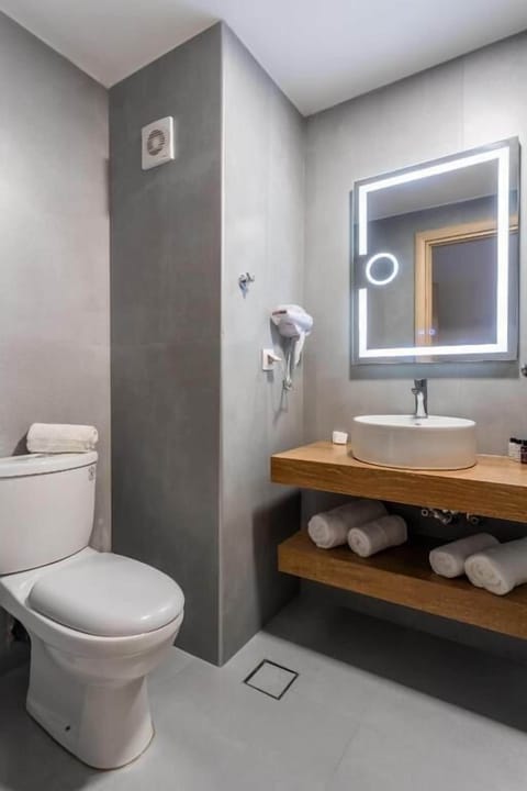 Free toiletries, hair dryer, towels, soap