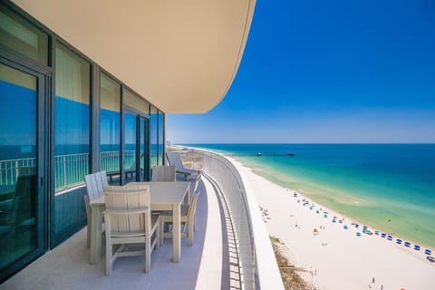 Condo, 4 Bedrooms | Outdoor dining