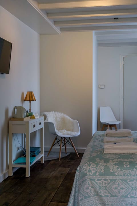 Deluxe Double Room, Terrace | Cribs/infant beds, rollaway beds, free WiFi, bed sheets