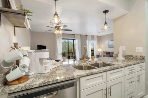 Condo, 1 King Bed with Sofa bed, Balcony, Golf View (Troon Golf View) | Interior