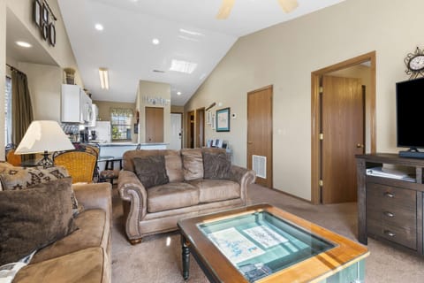 Condo, Multiple Beds, Balcony, Mountain View (Lake Livin') | Living area | 42-inch flat-screen TV with digital channels