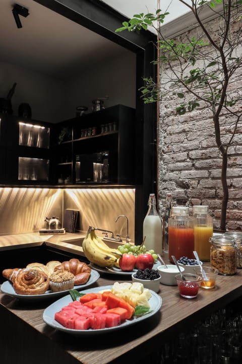 Free daily cooked-to-order breakfast