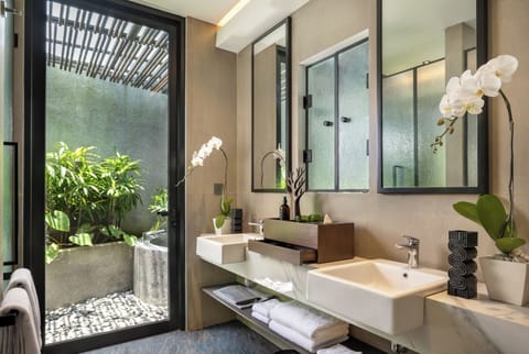 Free toiletries, hair dryer, bathrobes, slippers