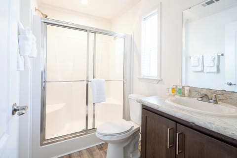 Family Mobile Home, 3 Bedrooms, Non Smoking, Pets Allowed | Bathroom