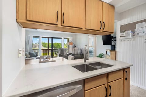 Condo, Multiple Beds, Balcony, Golf View (Relaxing 9th Hole View) | Interior