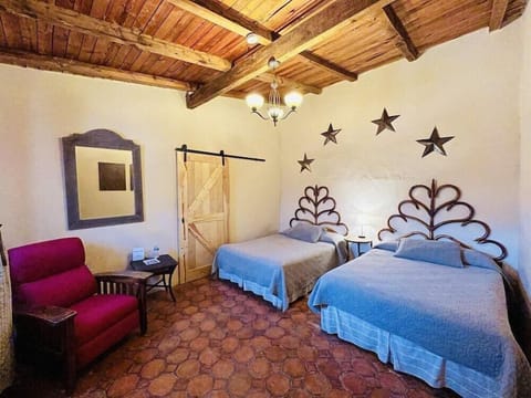 Comfort Room | Free WiFi, bed sheets