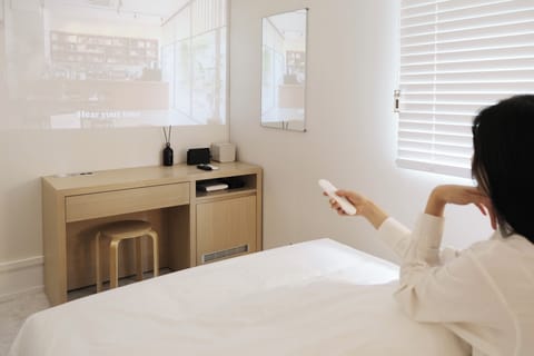 Nintendo Room | Desk, free WiFi, bed sheets