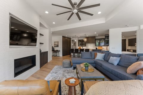 House, 3 Bedrooms | Living area | Smart TV