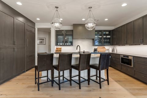 House, 3 Bedrooms | Private kitchen | Fridge, oven, coffee/tea maker, toaster