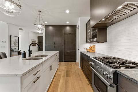 House, 3 Bedrooms | Private kitchen | Fridge, oven, coffee/tea maker, toaster