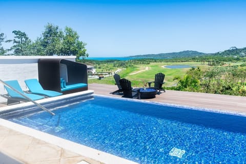 House, 4 Bedrooms | Pool