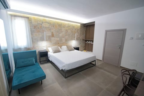 Deluxe Studio Suite, Balcony, Sea View | Egyptian cotton sheets, premium bedding, Select Comfort beds