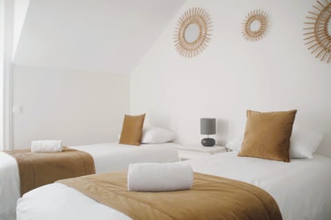 Family Room, Ocean View | Free WiFi