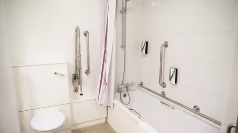 Standard Double Room, Accessible Bathtub | Bathroom