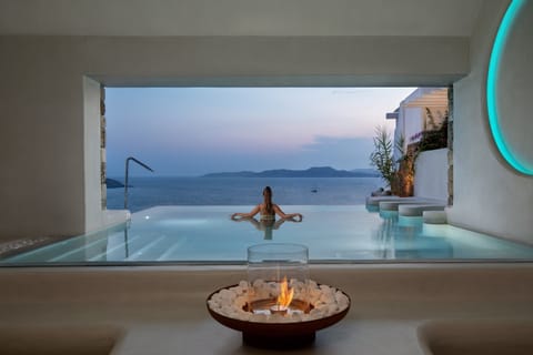 Couples treatment rooms, sauna, hot tub, steam room, body treatments