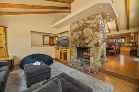 Flat-screen TV, fireplace
