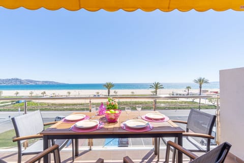 Apartment | Outdoor dining
