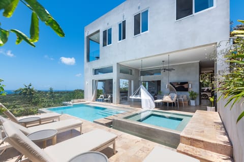 House, 4 Bedrooms | Pool
