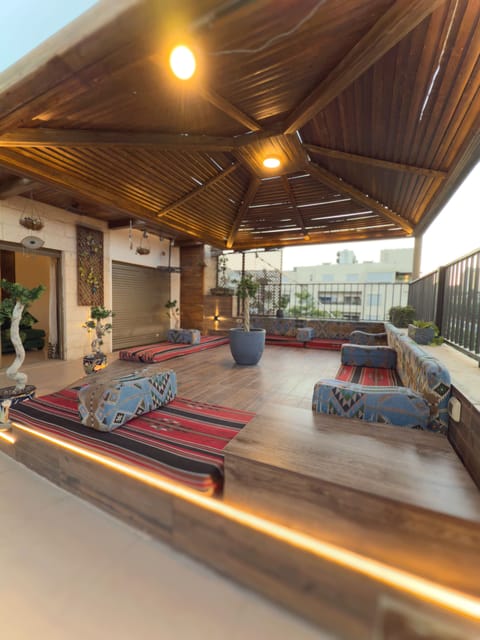 Apartment, 3 Bedrooms, Accessible, Smoking | Living room