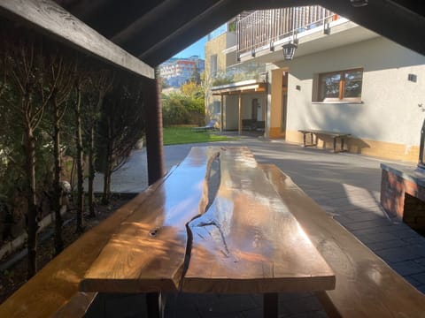 Apartment | Outdoor dining