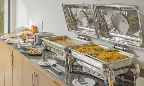 Free daily buffet breakfast
