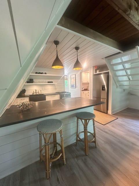 House, 2 Bedrooms | Private kitchen | Fridge, oven, coffee/tea maker, toaster