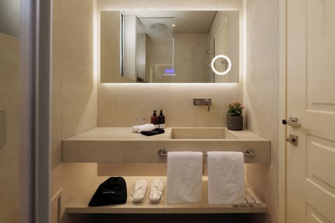 Classic Double Room | Bathroom | Shower, hair dryer, slippers, towels