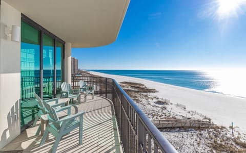 Condo, 3 Bedrooms | Property grounds