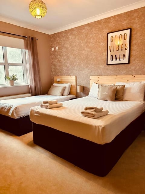 Basic Double or Twin Room | Desk, laptop workspace, iron/ironing board, free WiFi