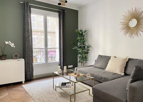 Family Apartment, Courtyard View | Living area | 80-cm Smart TV with digital channels