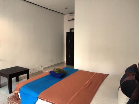 Standard Room, 1 Double Bed, Mountain View | Select Comfort beds, individually furnished, desk, laptop workspace