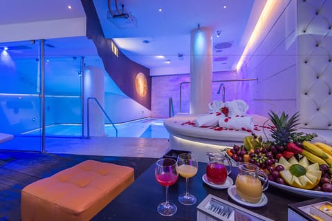 Sauna, hot tub, steam room, deep-tissue massages, sports massages