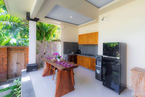 Deluxe Room | In-room dining