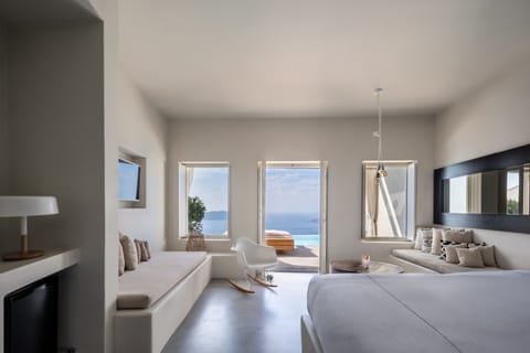 Superior Suite, Private Pool, Sea View | Premium bedding, minibar, in-room safe, desk