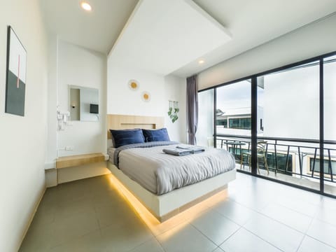 Amiigo Superior 2nd Floor 2 | Premium bedding, soundproofing, bed sheets