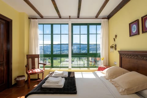 Deluxe Double Room, River View | Free WiFi, bed sheets