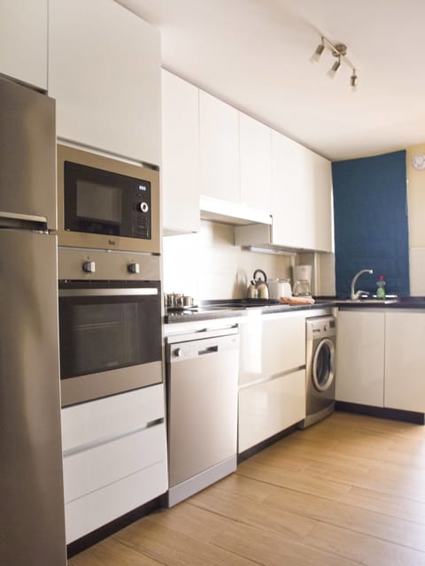 Premium Suite, 2 Bedrooms, Pool View | Private kitchen | Full-size fridge, microwave, oven, stovetop