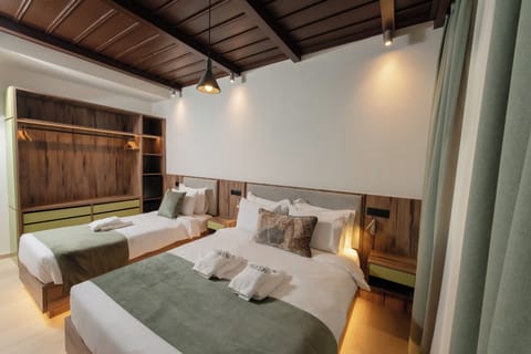 Standard Triple Room | In-room safe, soundproofing, iron/ironing board, free WiFi