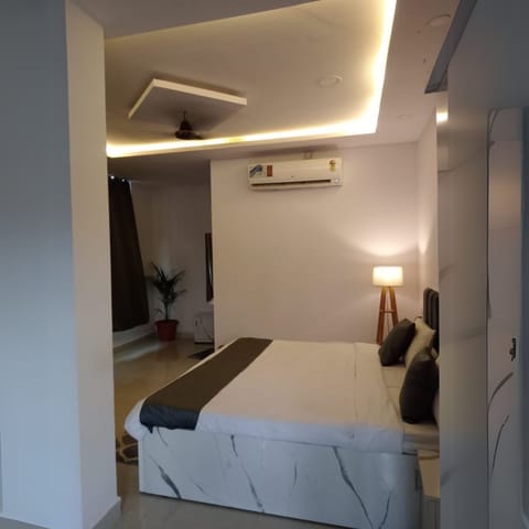Single Room, Garden View | Desk, laptop workspace, free WiFi