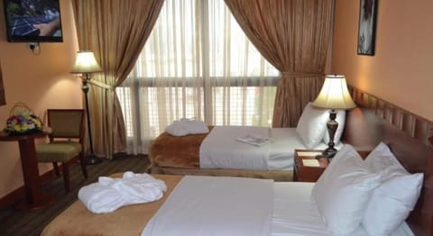 Standard Room, 2 Twin Beds | Free WiFi, bed sheets